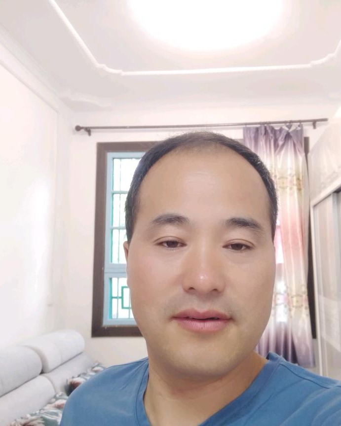 张亚文