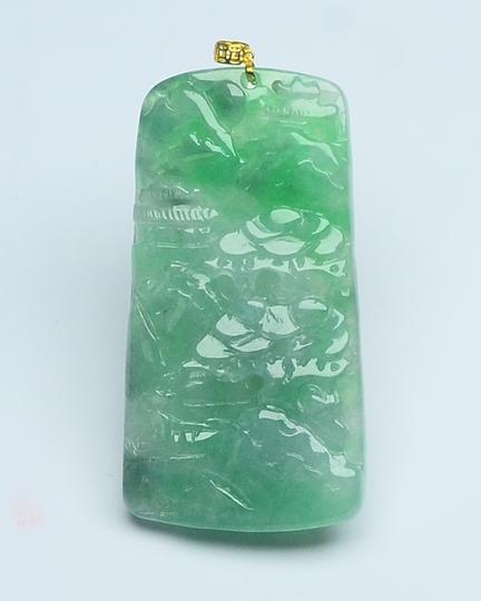 翠绿青山