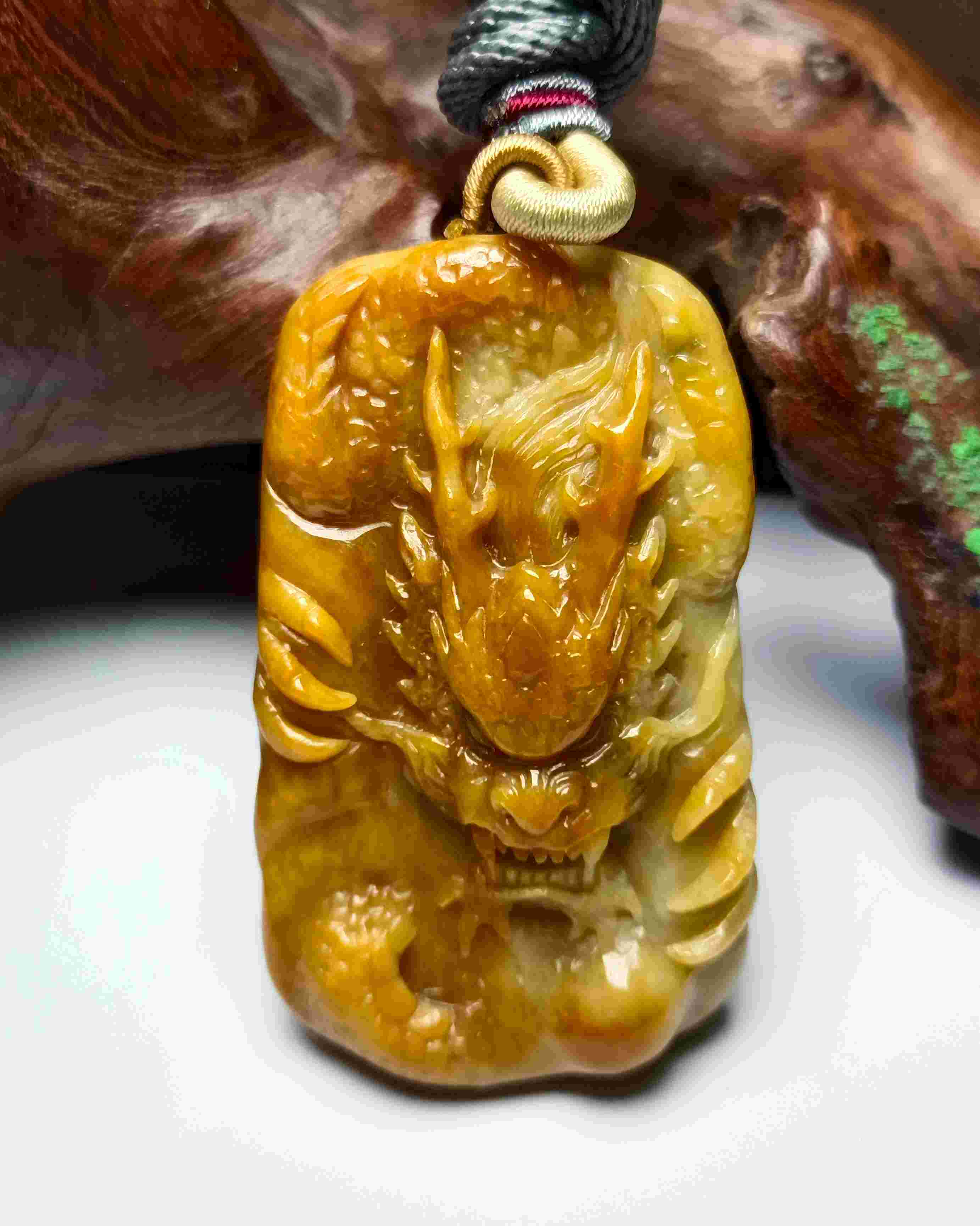 神龙护主