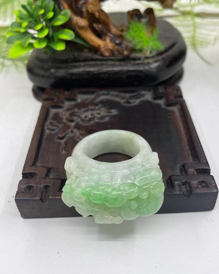 龙行天下