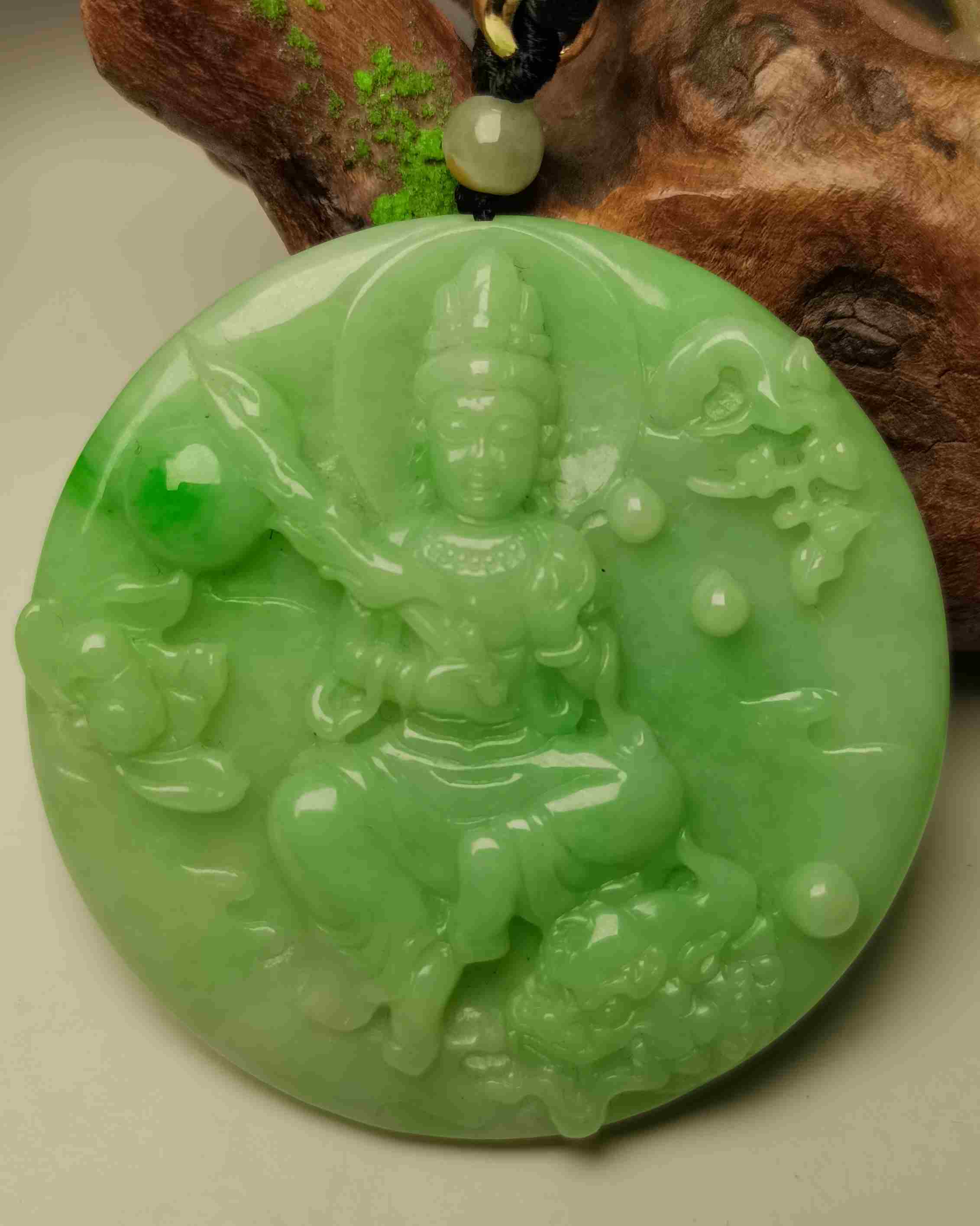 神龙护主