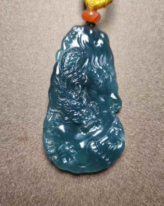 龙行天下