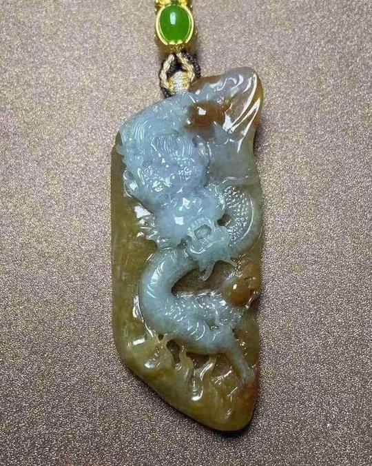 龙行天下