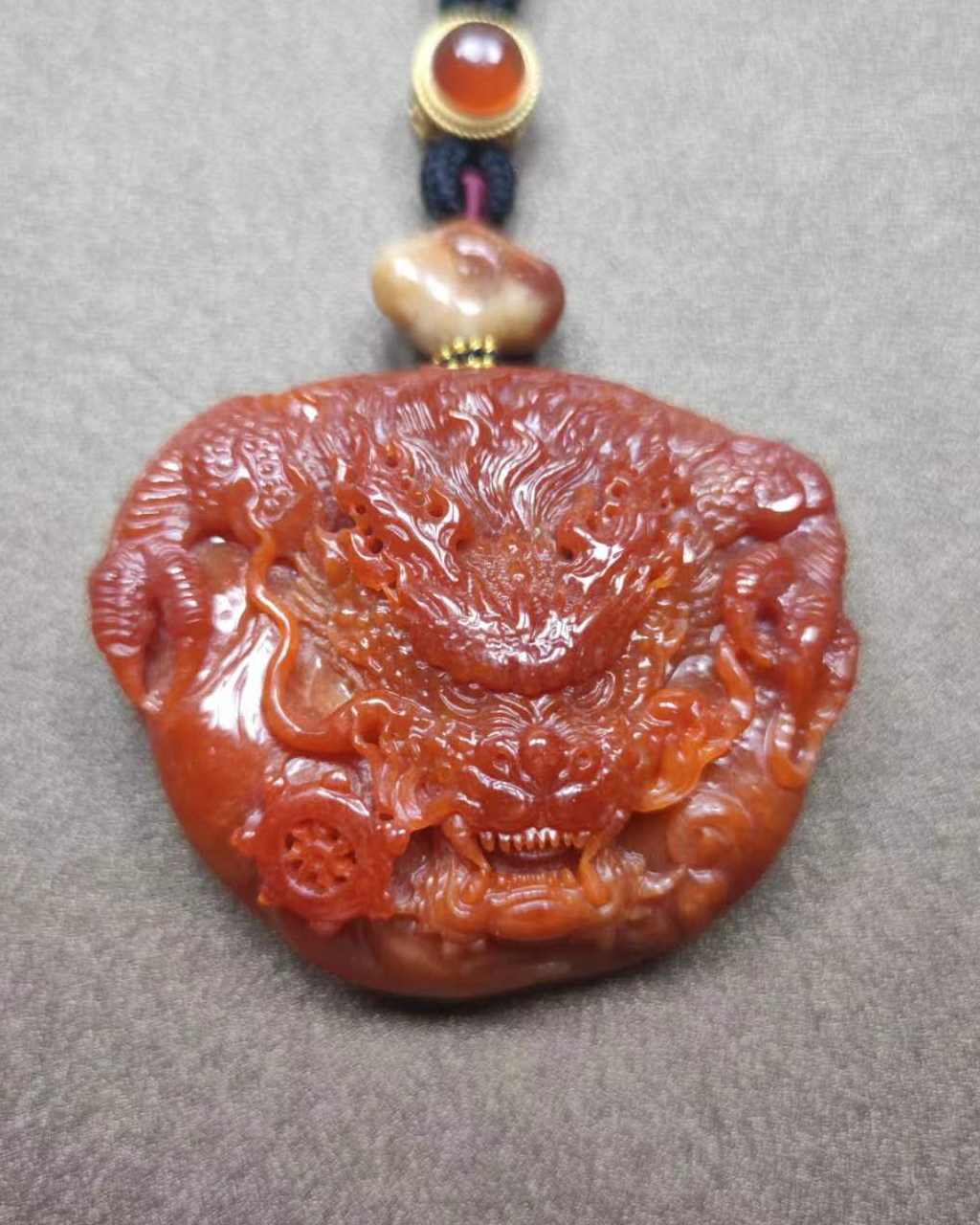 神龙护主