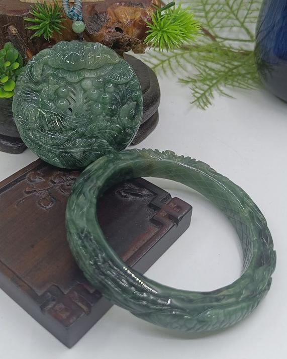 凤穿牡丹