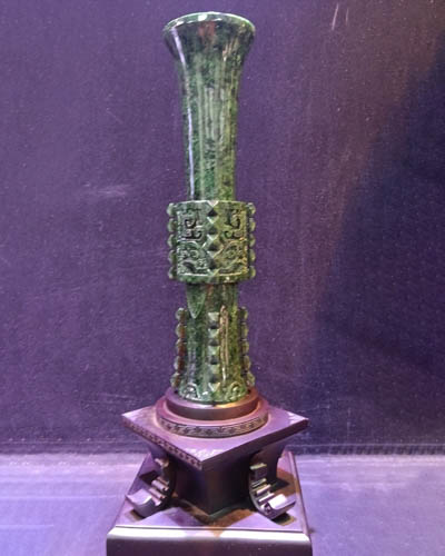 青铜器花觚