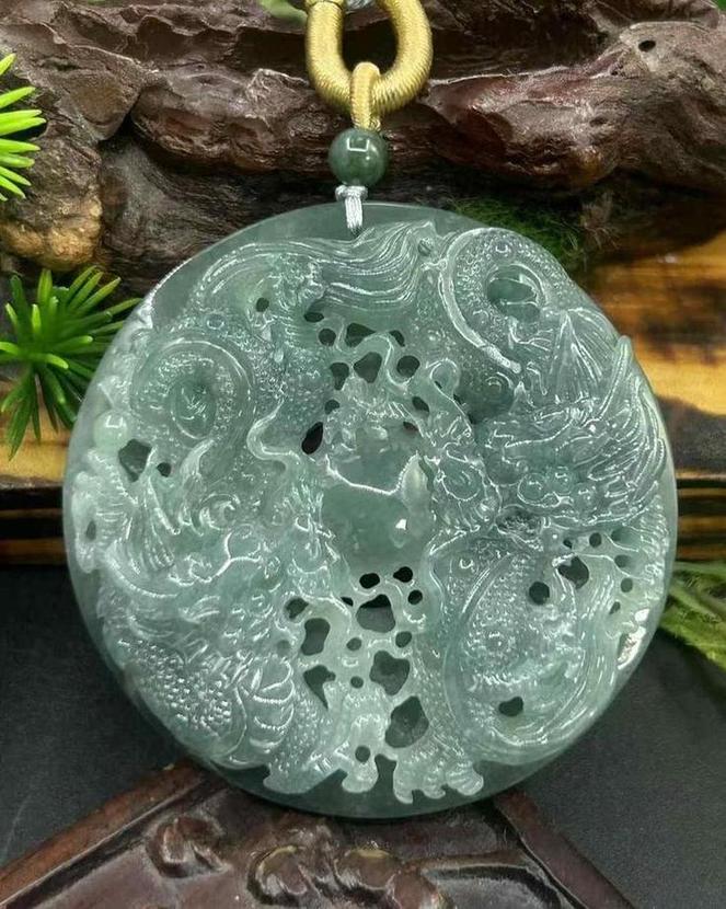 双龙戏珠